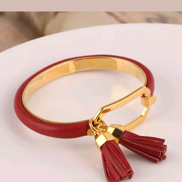 *NWT* Tory Burch tassel/leather/16k gold bracelet - Picture 3 of 8